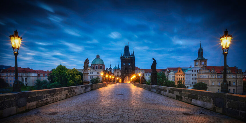 続く財務省支配